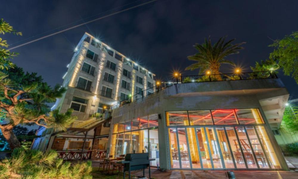 Aurora Hotel Jeju Exterior photo
