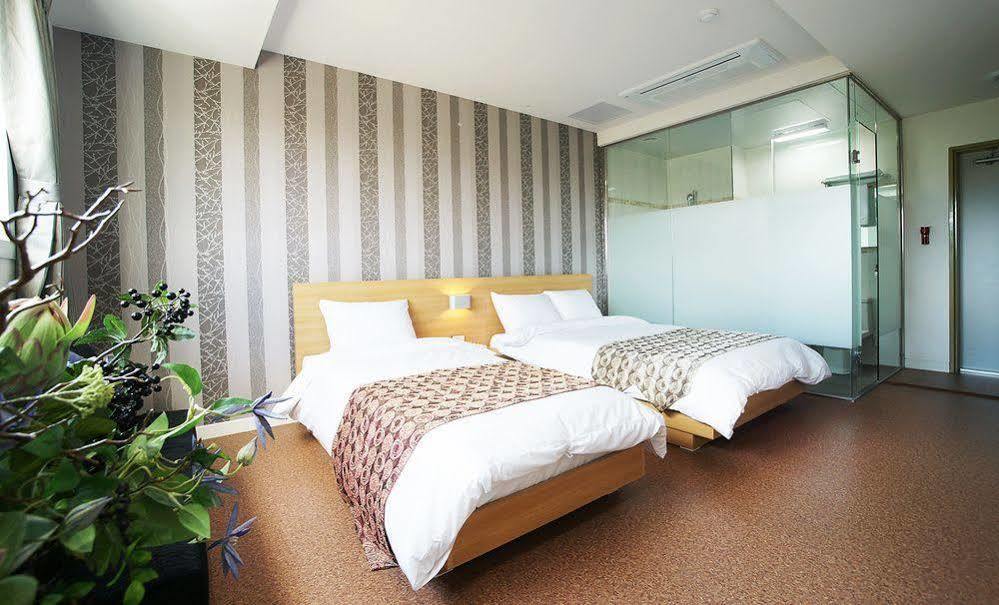 Aurora Hotel Jeju Exterior photo